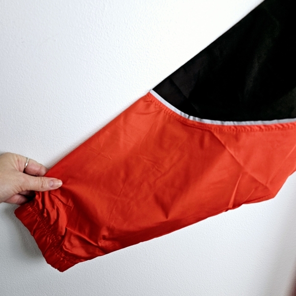 NFL Cleveland Browns 1/4 Zip Lightweight Windbreaker Hooded Pullover NWT - Picture 7 of 12